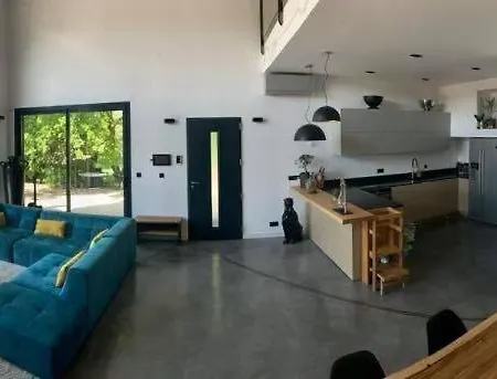Aixoise Avec Piscine